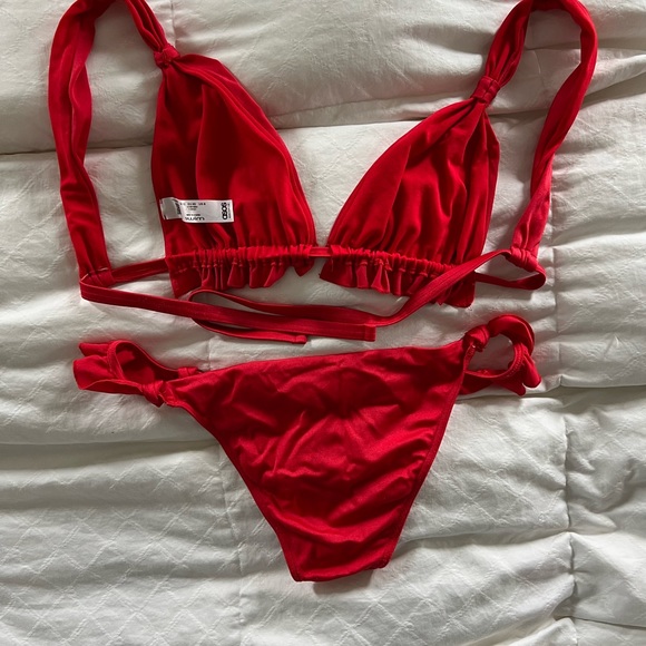 ASOS Design Swim Bikini. LOVE THIS SUIT ON!! - Picture 2 of 3